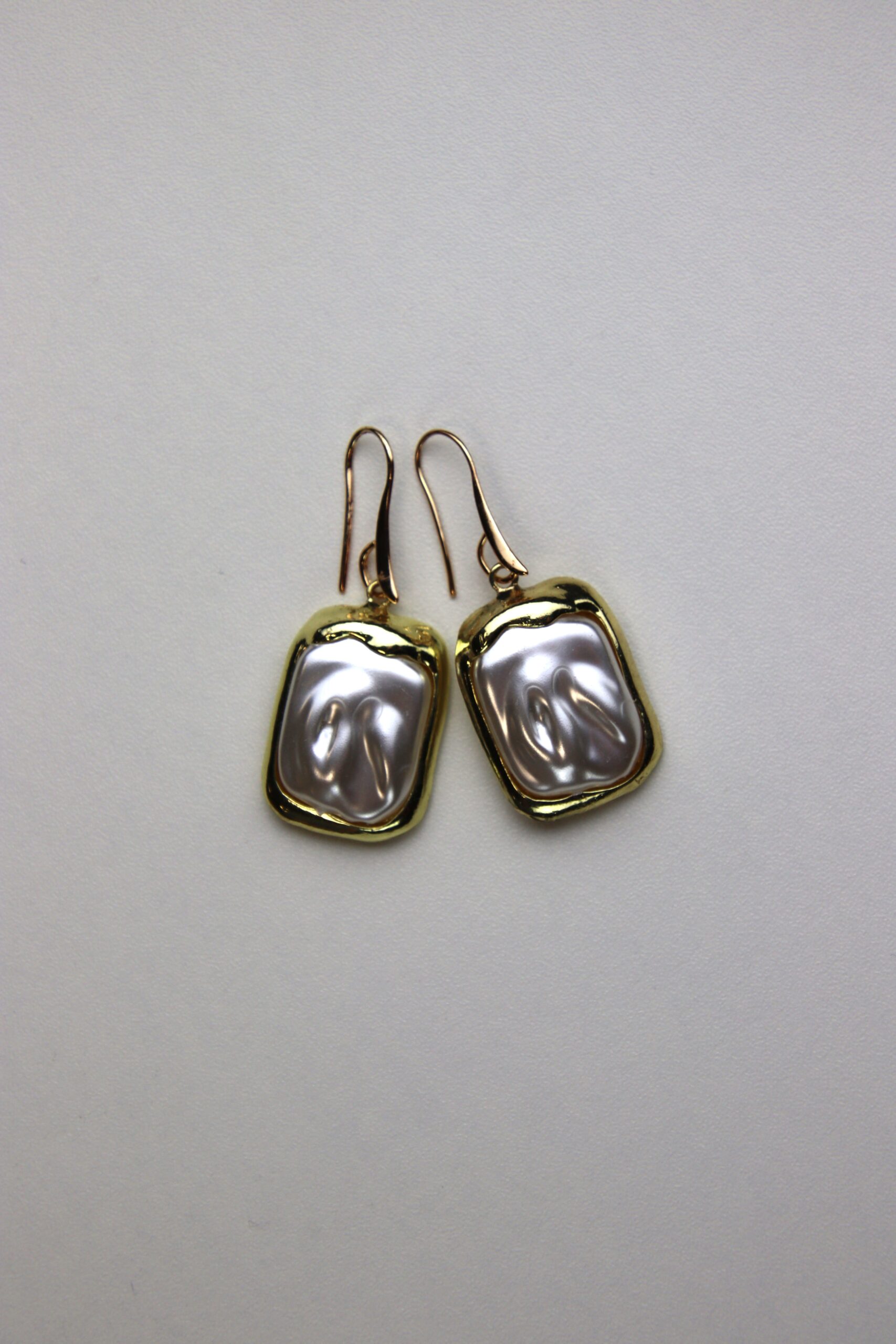 Golden Frame Pearl Drops